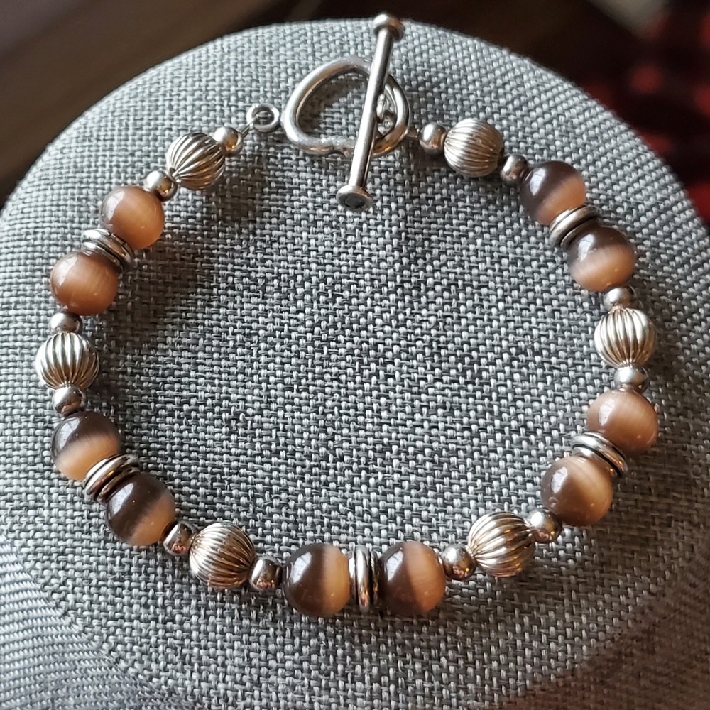 Sterling silver and cats eye bead artisan made bracelet 8"